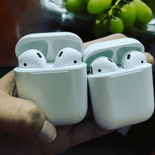 2 Pairs of AirPods