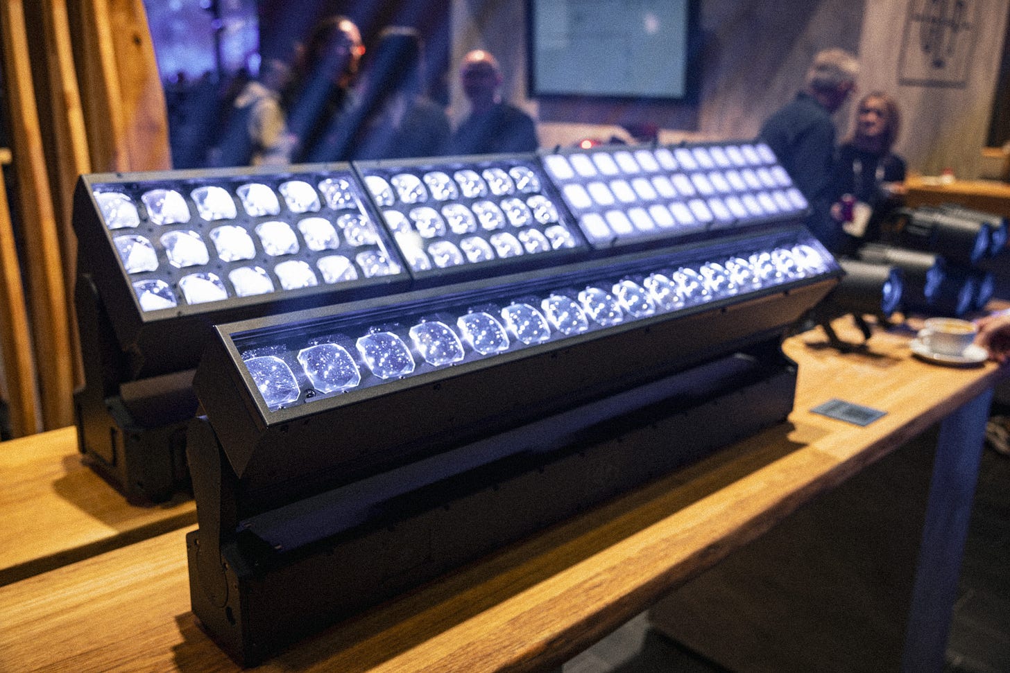 glp-wildbar-16-to-profesjonalne-oswietlenie-sceniczne-ten-led-bar-to-sprzet-oswietleniowy-klasy-premium glp-wildbar-16-to-profesjonalne-oswietlenie-sceniczne-ten-led-bar-to-sprzet-oswietleniowy-klasy-premium