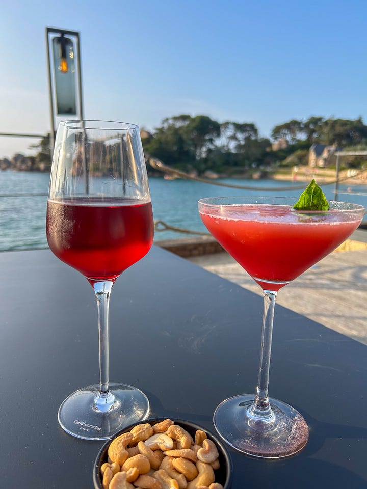 Foods, cheeses, wines, apéritifs while traveling in Brittany, France