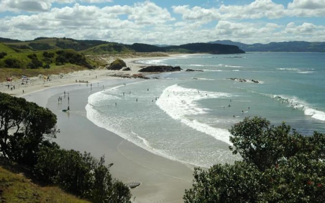 Tāwharanui Regional Park - View of Anchor Bay from Flat Rock looking west.