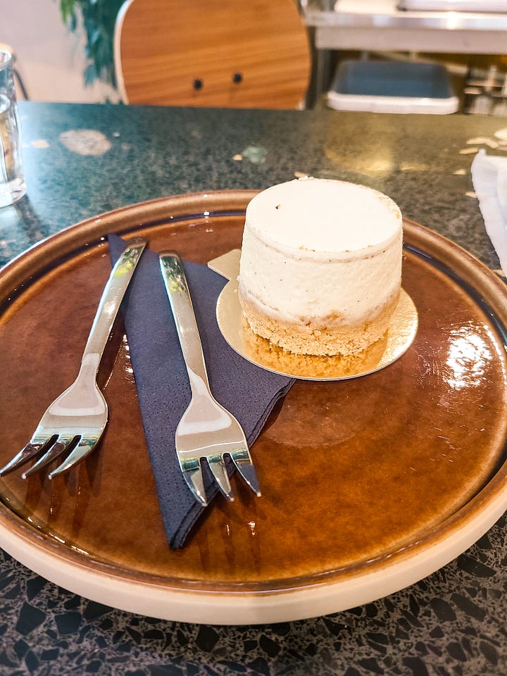 left: pit stop at a refreshments stand in Tempelhof // right: cheesecake from Five Elephant