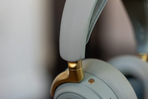 SteelSeries Arctis Nova Elite wireless gaming headset