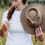 Laura Garden's avatar