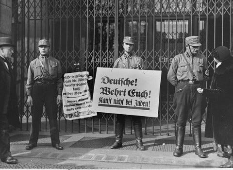 https://encyclopedia.ushmm.org/images/large/fa2c2287-8666-44df-900d-ad6a94cd6ee4.jpg https://encyclopedia.ushmm.org/images/large/fa2c2287-8666-44df-900d-ad6a94cd6ee4.jpg