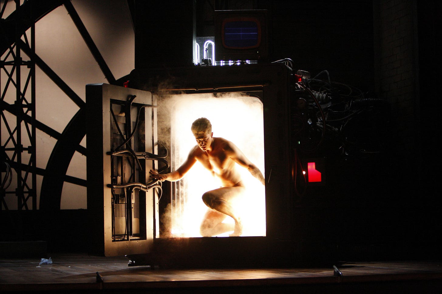 Daniel Okulitch as Seth Brundle in The Fly. Photo by Robert Millard for the Los Angeles Opera, 2008 Daniel Okulitch as Seth Brundle in The Fly. Photo by Robert Millard for the Los Angeles Opera, 2008