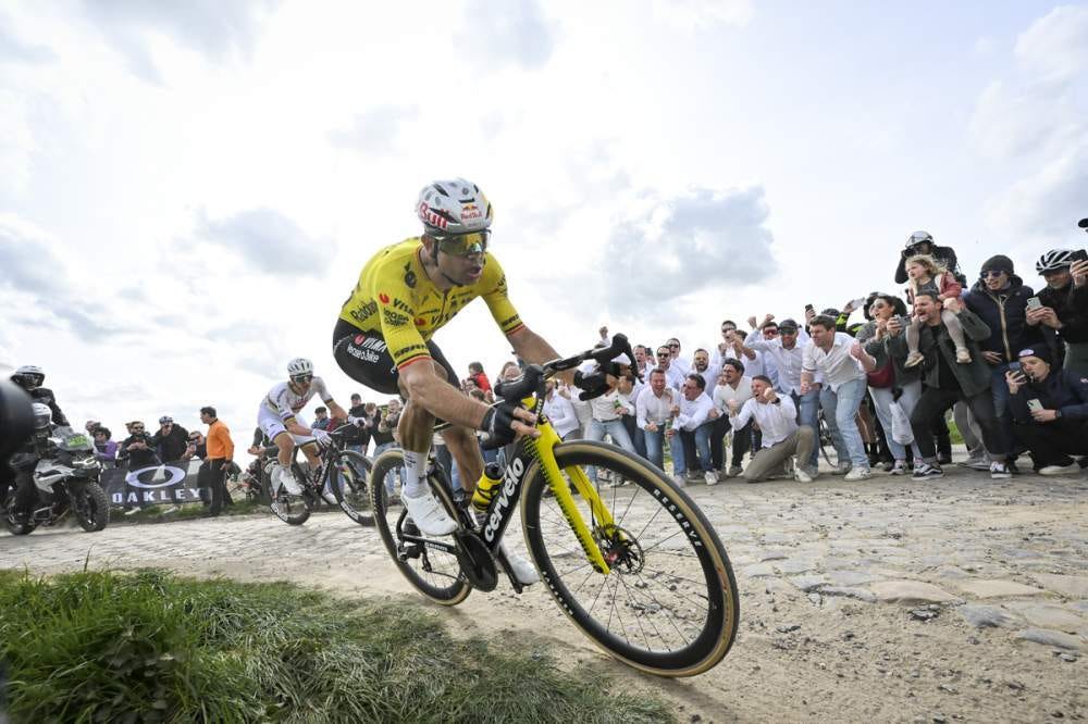 12/04/2026 – Paris-Roubaix Hauts-de-France 2026 – Wout VAN AERT (TEAM VISMA | LEASE A BIKE)