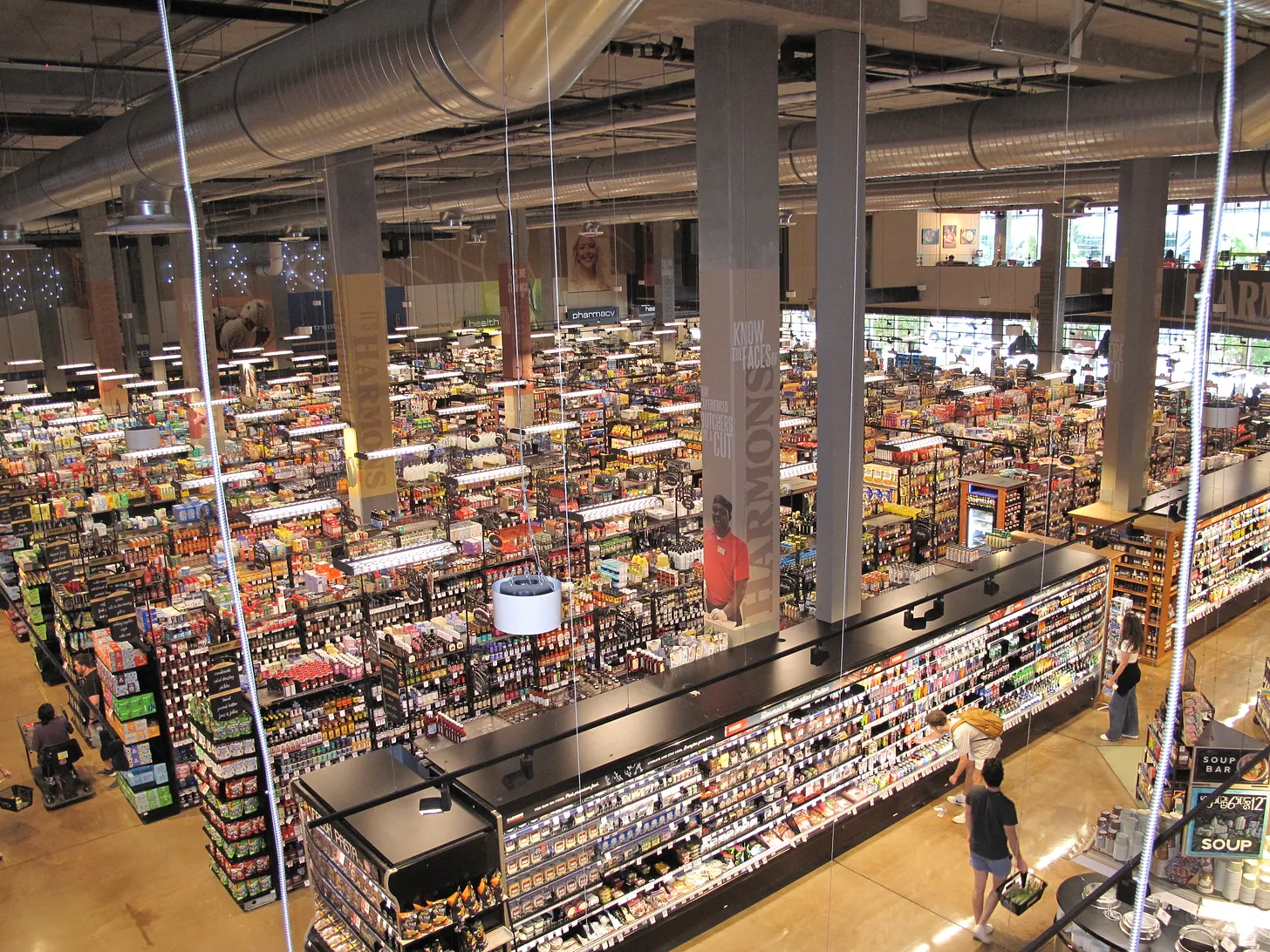really organized grocery store interior