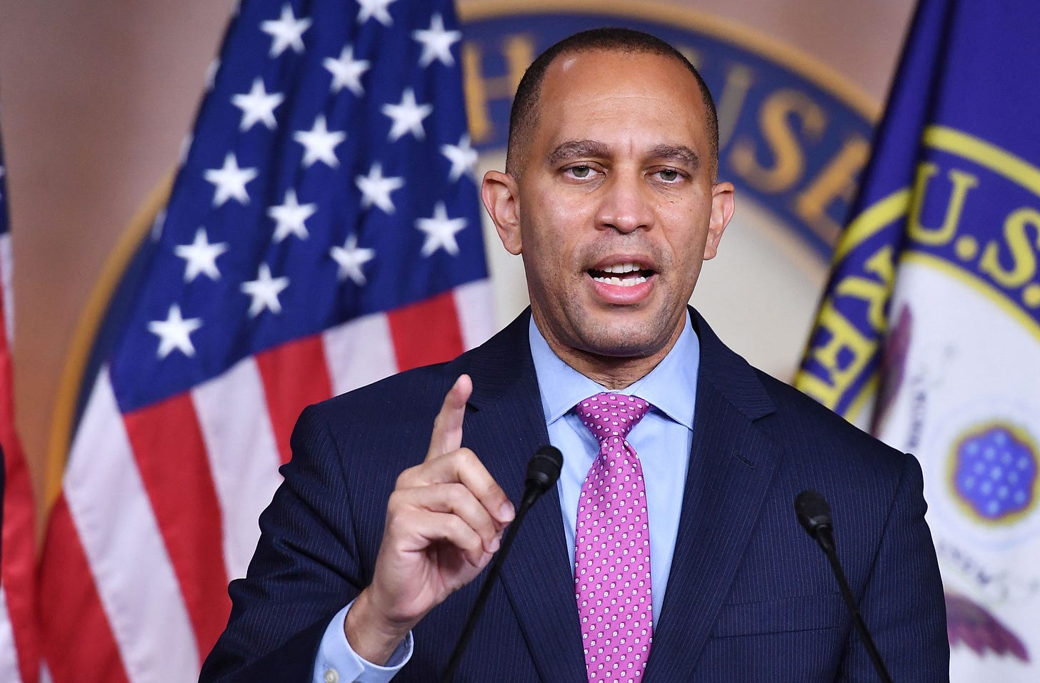 Rep. Hakeem Jeffries officially announces bid for Democratic House leader –  The Virginian-Pilot