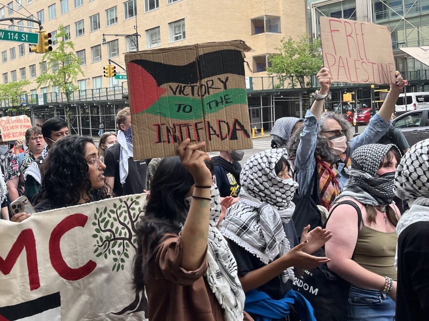 Espanjan sosialistit yhdessä naamansa peittäneiden islamistien, jihadistien ja Hamas-kannattajien kanssa ovat jo kolme vuotta putkeen julkisesti julistaneet ”islamilaista globaalia intifadaa”, eli muslimien kapinaa ”pahoja juutalaisia” sekä ”länsimaista alistavaa hegemoniaa” vastaan. Kyseessä on kirjaimellisesti samaa, mitä ISIS-terroristijärjestö julisti Euroopassa vuonna 2016 ja mitä Putin julistaa jatkuvasti Venäjällä.