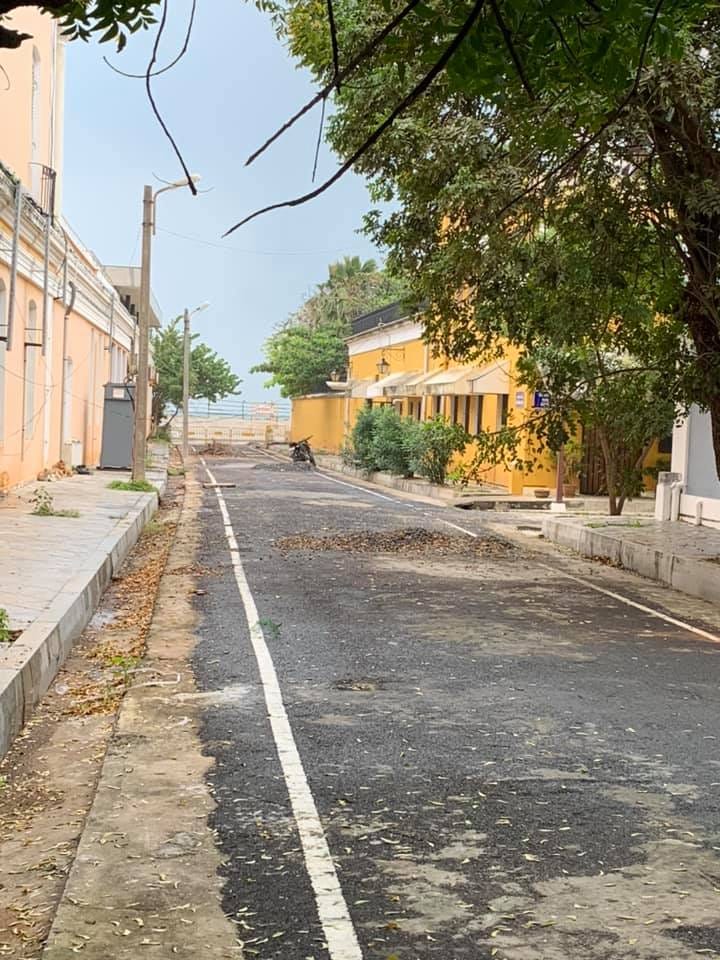 No photo description available.