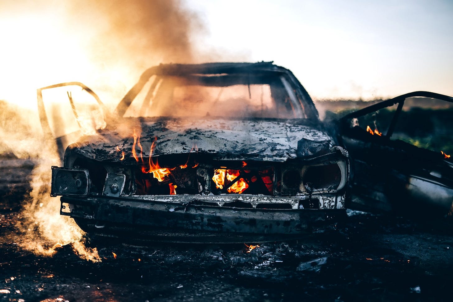 Plumber's car explodes in NY, damaging 5 houses and 5 cars (video)