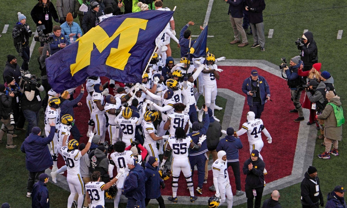 Has college football flag-planting really become a nationwide scourge in the US? | College football | The Guardian Has college football flag-planting really become a nationwide scourge in the US? | College football | The Guardian