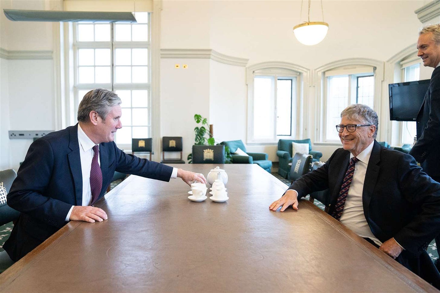 Keir Starmer meets Bill Gates in Parliament