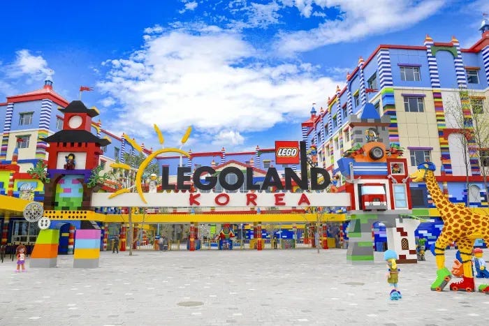 트럼프는 왜 관세로 세계를 뒤흔들었나? 생각보다 기묘한 이야기