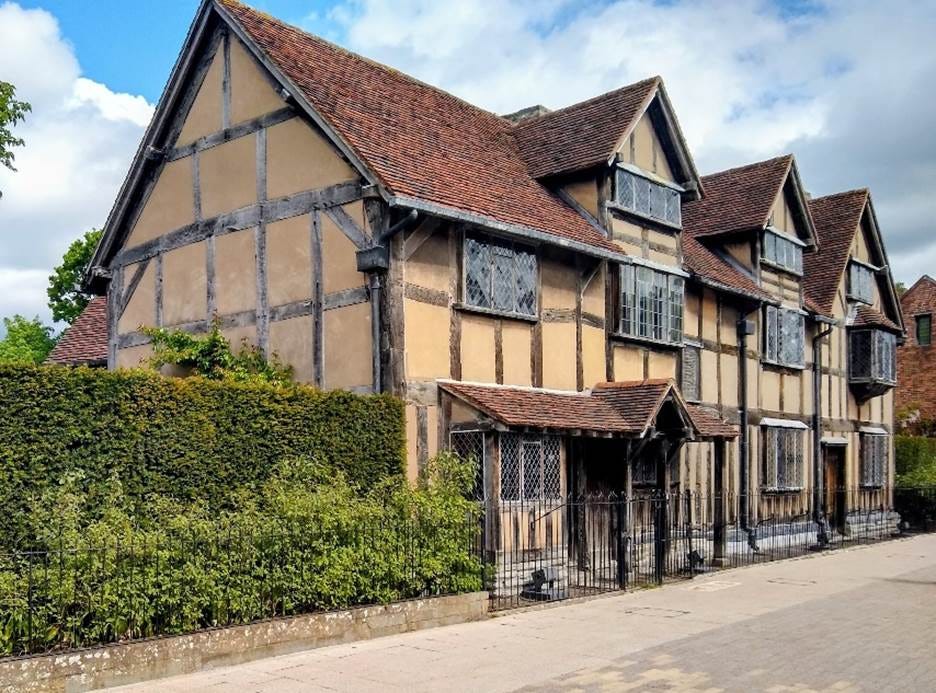 A building with a fence and bushes
AI-generated content may be incorrect. A building with a fence and bushes
AI-generated content may be incorrect.