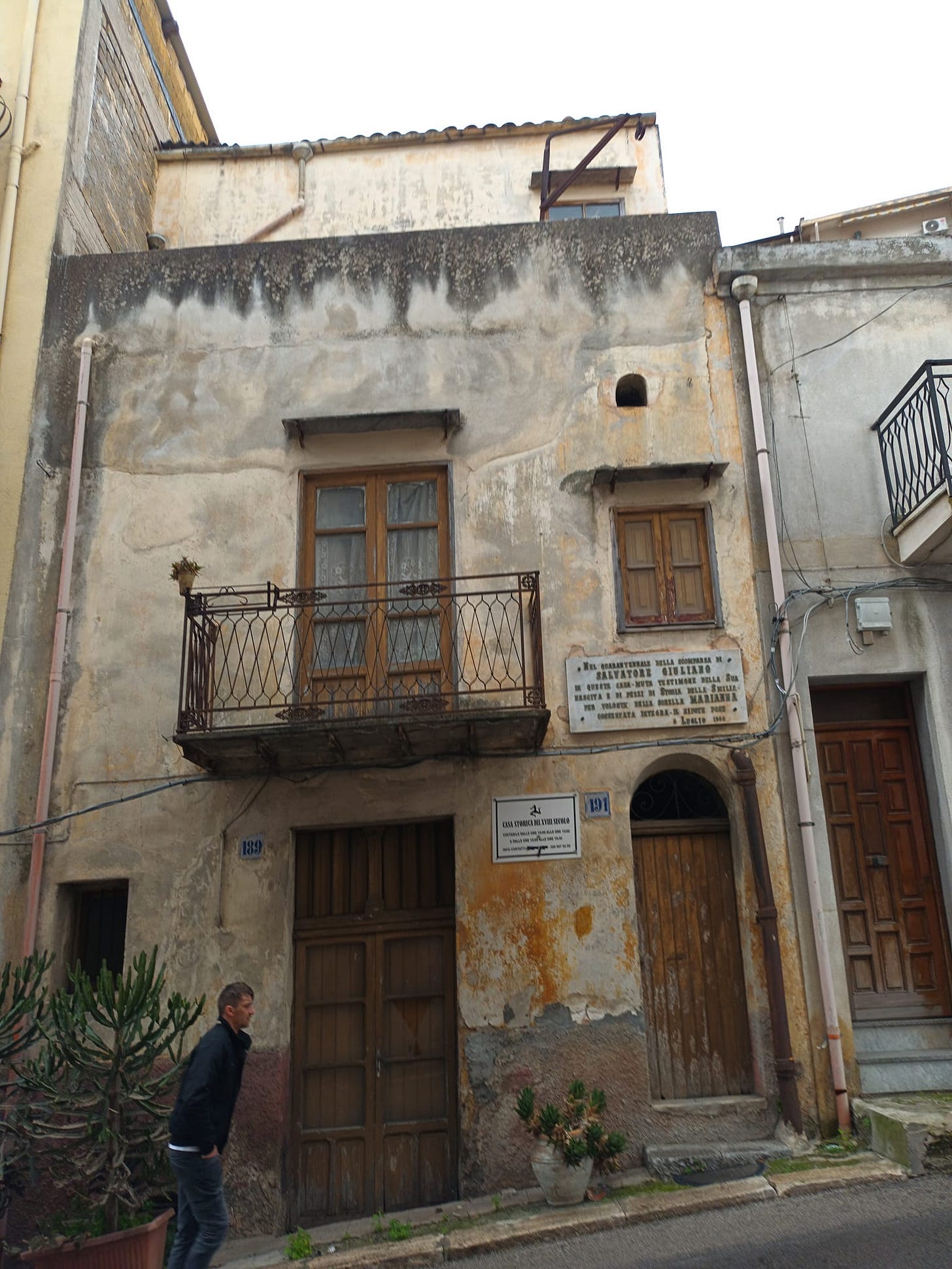 May be an image of 1 person and Camogli