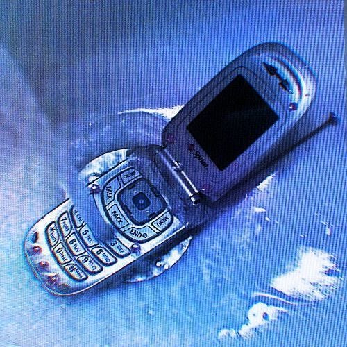 The Flip Phone Fantasy Won’t Save You - by Mon