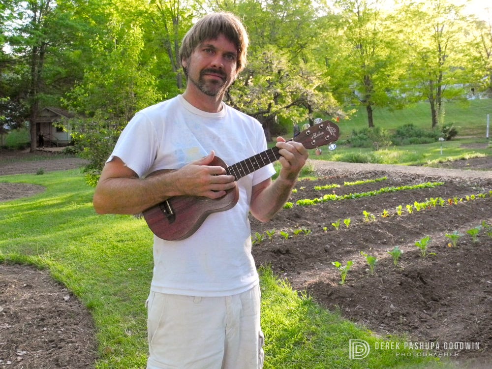 Pashupa with ukulele Pashupa with ukulele