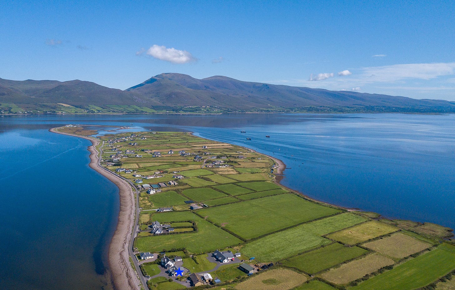 Wikimedia Commons contributors, "File:Cromane Aerial Shot.jpg," Wikimedia Commons, https://commons.wikimedia.org/w/index.php?title=File:Cromane_Aerial_Shot.jpg&oldid=946336142 (accessed May 26, 2025).