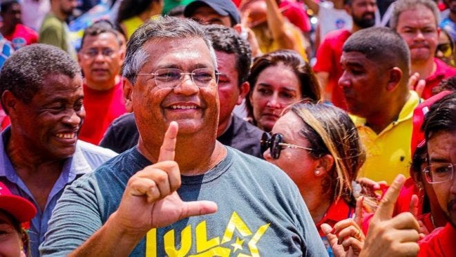 Dino omite contexto e usa ataques de 2025 para acionar PF na disputa sobre Aparecida