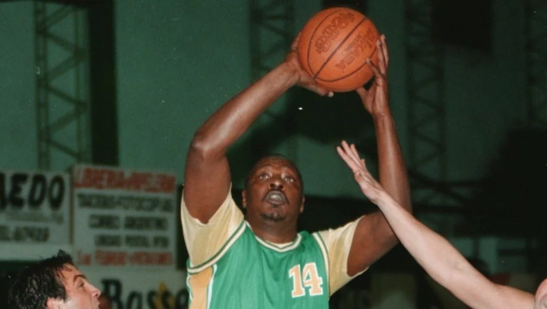 Falleció Eddie Roberson, el extranjero que jugó en diferentes equipos de la ciudad