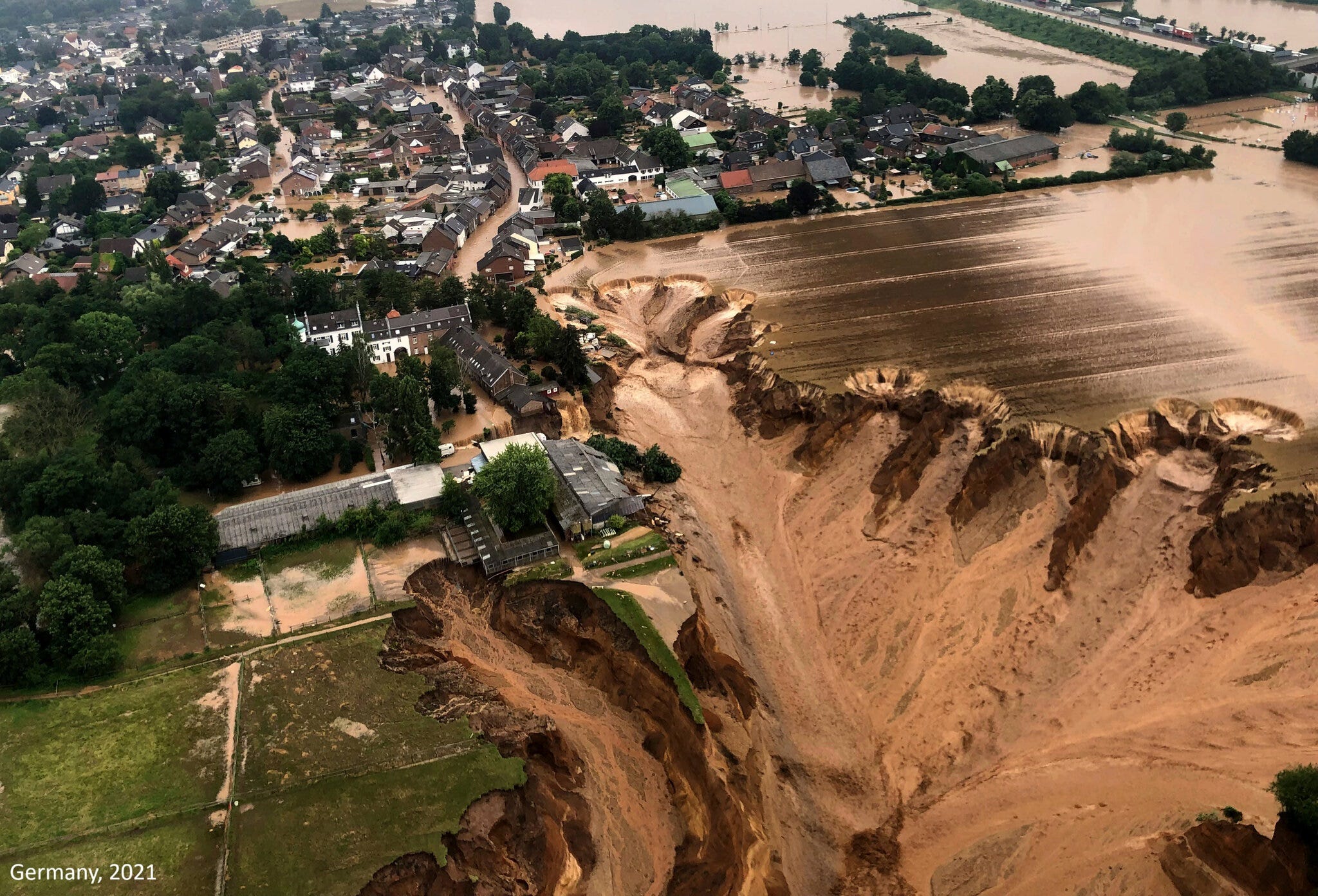 EarthStuff - Pan-European Assessment Of Coastal Flood Hazards