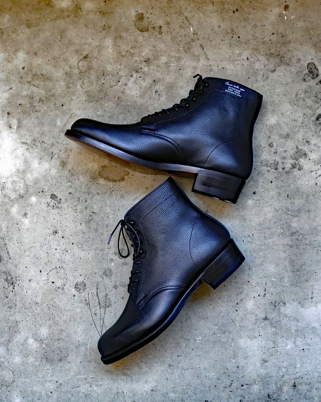 LACE UP BOOTS ( BLACK )