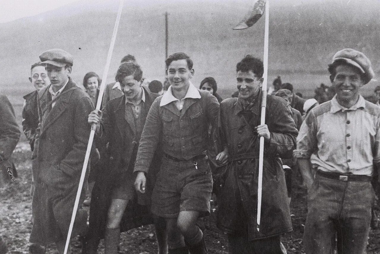First Aliyah of young German Jews at Kibbutz Ein Harod, 1934.