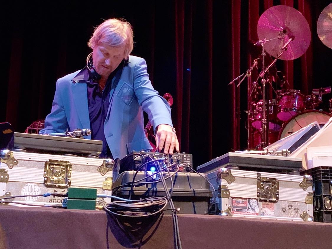 No photo description available.