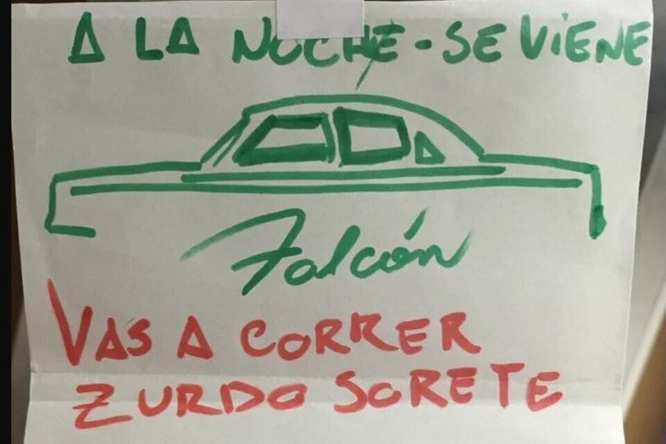 Un cartel amenazante que apareció post-PASO en una escuela de San Martín. (Fuente: Redes sociales)
