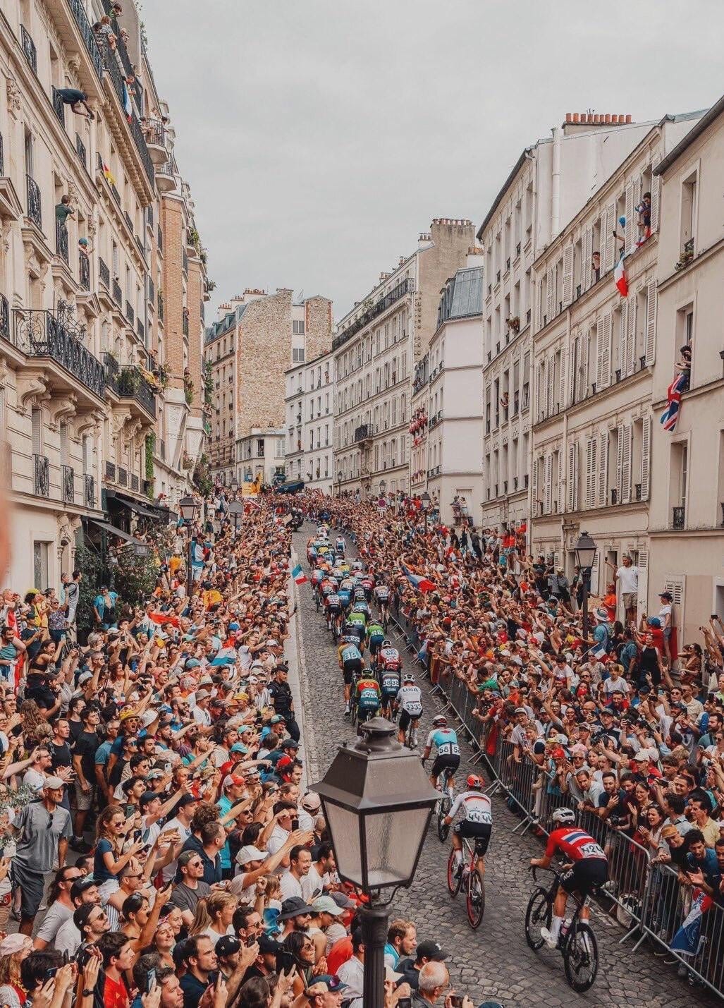 Wholesome Crowd on Cycling Road : r/olympics