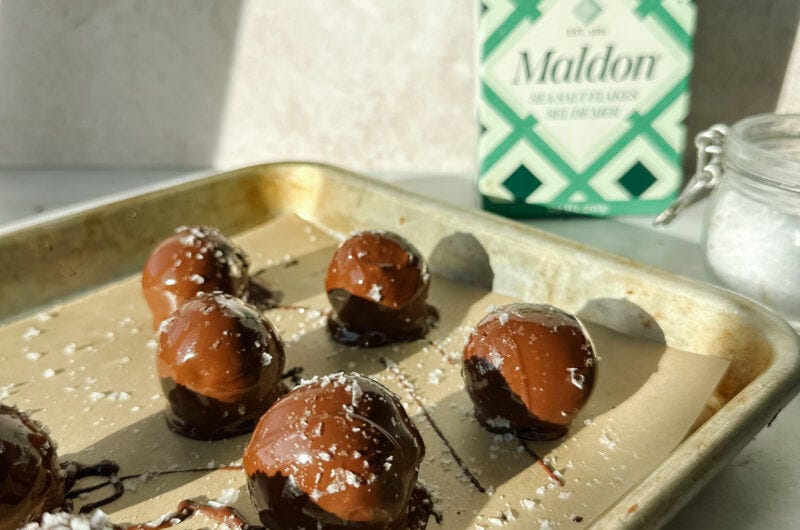 Healthier Ferrero Rocher Truffles (Protein Packed!) Healthier Ferrero Rocher Truffles (Protein Packed!)