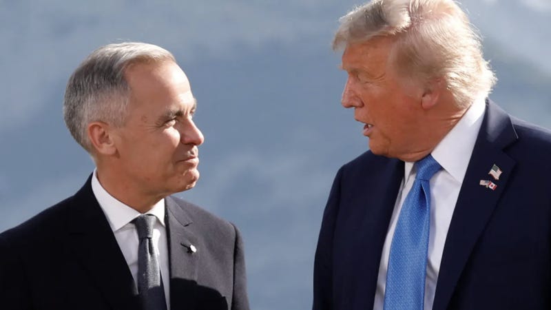 Thủ tướng Canada Mark Carney (trái) và Tổng thống Mỹ Donald Trump tại thượng đỉnh G7 ở Alberta, Canada, tháng 6/2025 - Ảnh: Reuters. Thủ tướng Canada Mark Carney (trái) và Tổng thống Mỹ Donald Trump tại thượng đỉnh G7 ở Alberta, Canada, tháng 6/2025 - Ảnh: Reuters.