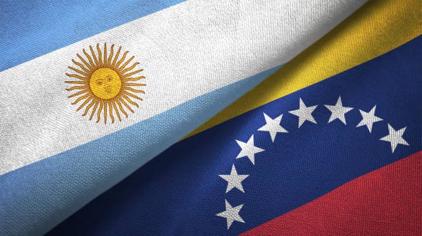 Foto de Venezuela E Argentina Duas Bandeiras Realations Juntos Têxtil Pano  Tecido Textura e mais fotos de stock de Argentina - iStock
