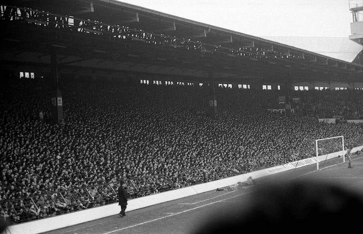 Standing in Football | History of the terrace, safety problems, disasters and reintroduction of standing areas - Football-Stadiums.co.uk Standing in Football | History of the terrace, safety problems, disasters and reintroduction of standing areas - Football-Stadiums.co.uk