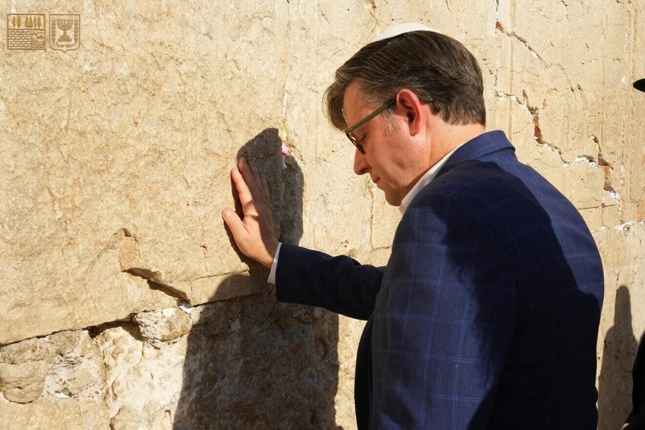 House speaker prays at Western Wall for US to 'always stand with Israel' -  JNS.org