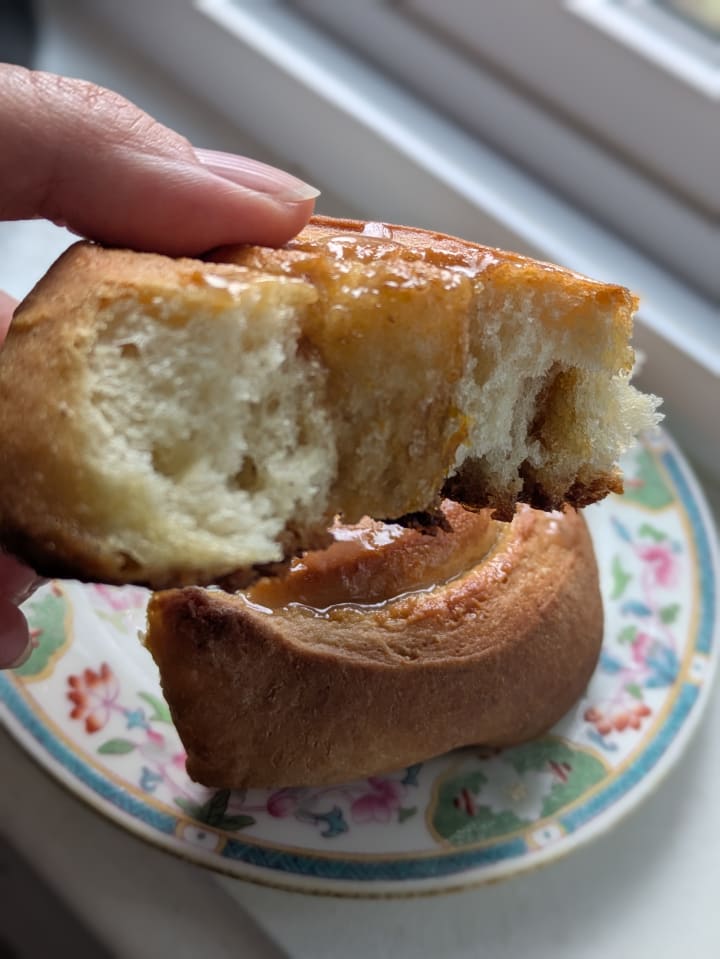 No-knead vs less than 5 min hand-knead results