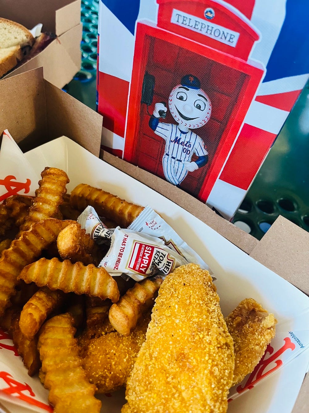 chicken fingers and fries