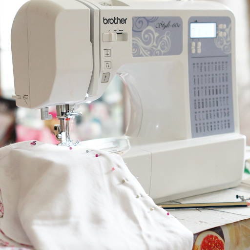 Electronic Sewing Machines 