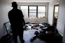 ICE Agents Rappel from Helicopter in ...