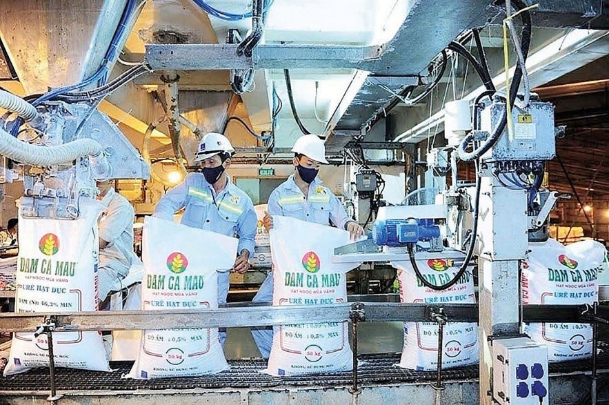 Tác động kép từ thuế và địa chính trị, lợi nhuận ngành phân bón phân hóa mạnh Tác động kép từ thuế và địa chính trị, lợi nhuận ngành phân bón phân hóa mạnh