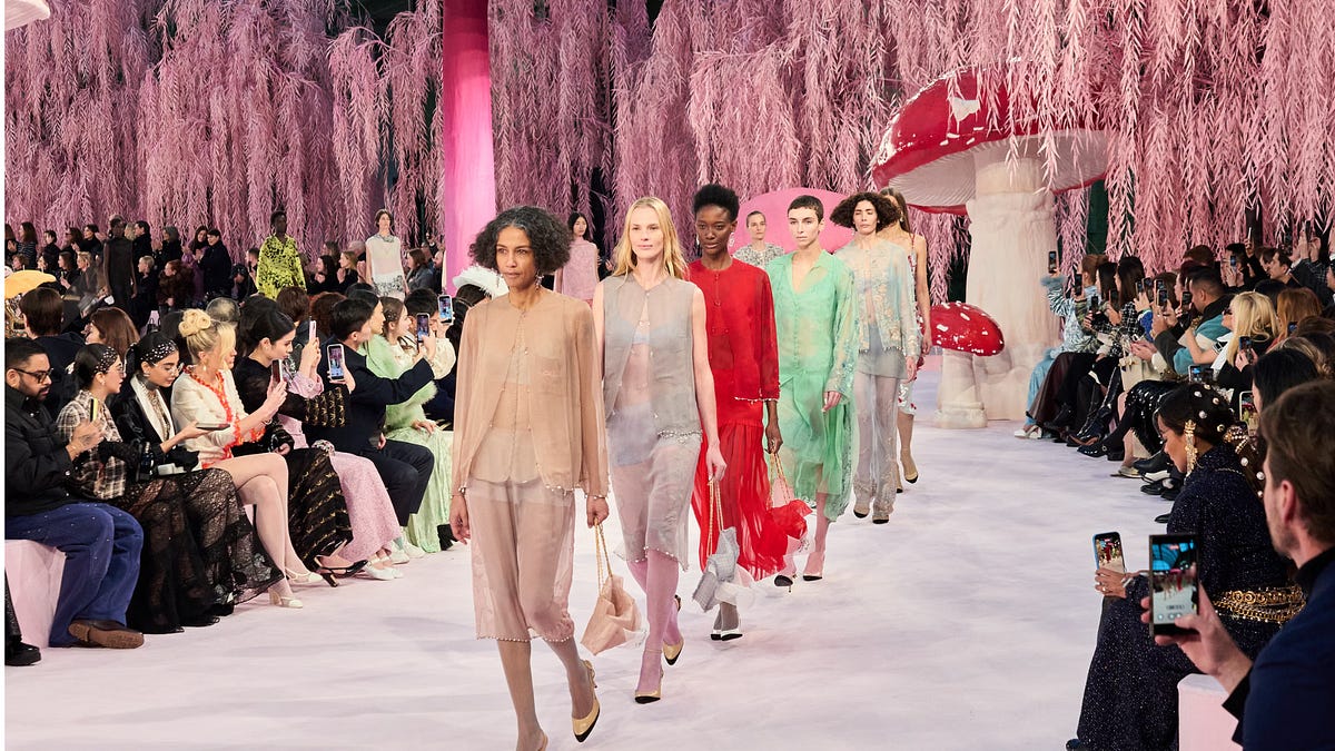 El desfile de moda como ritual sagrado