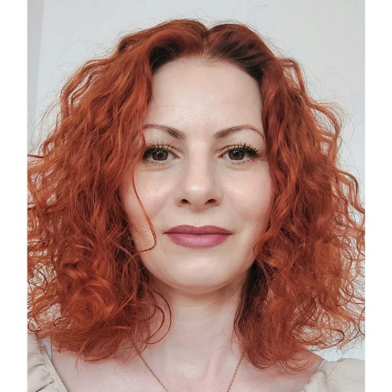 SCRIS CLAR, CURAJOS ȘI OMENESC