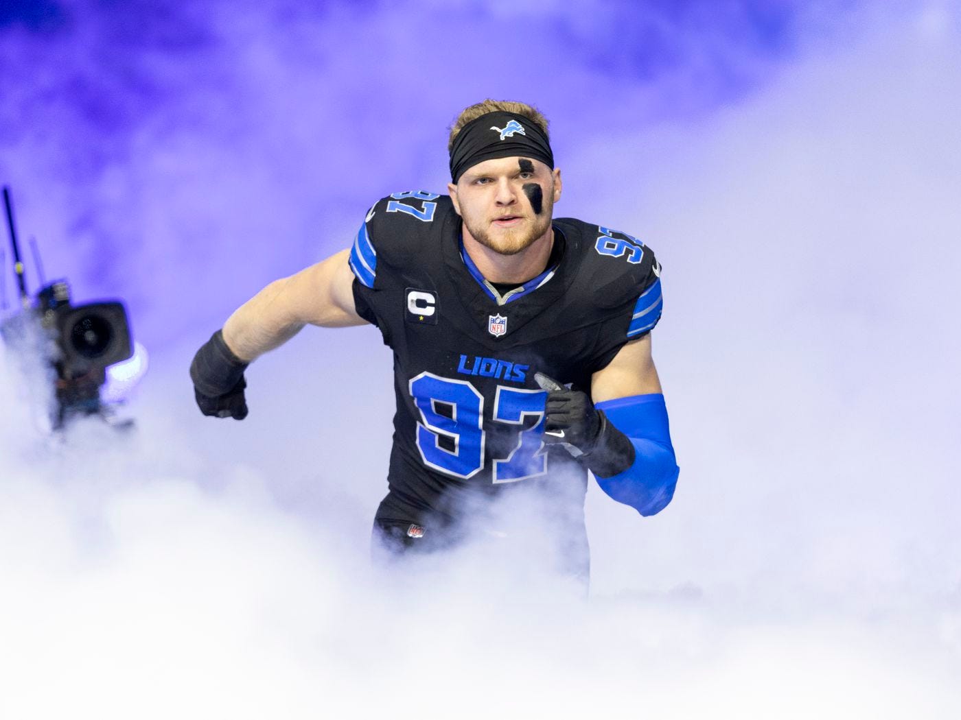 Aidan Hutchinson wins Defensive Player of the Month (September) - Pride Of  Detroit