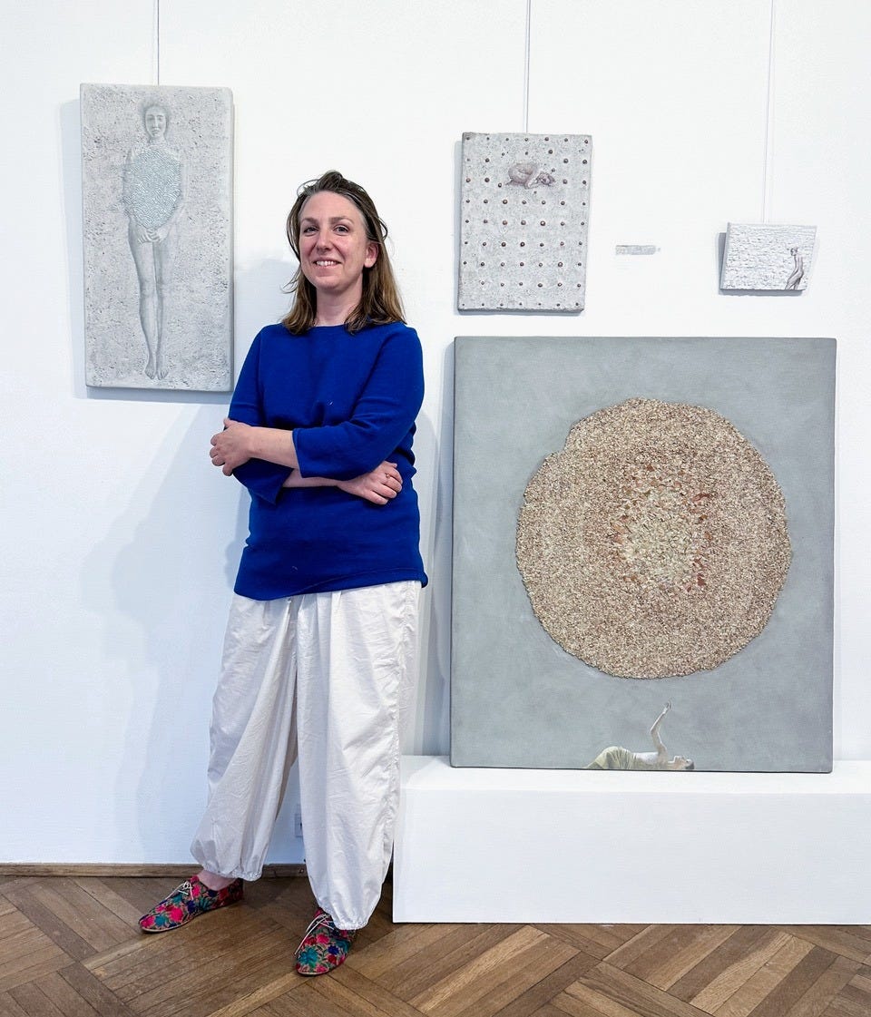 Die Künstlerin Matylda Tracewska in ihrer Galerie – East Art Stories