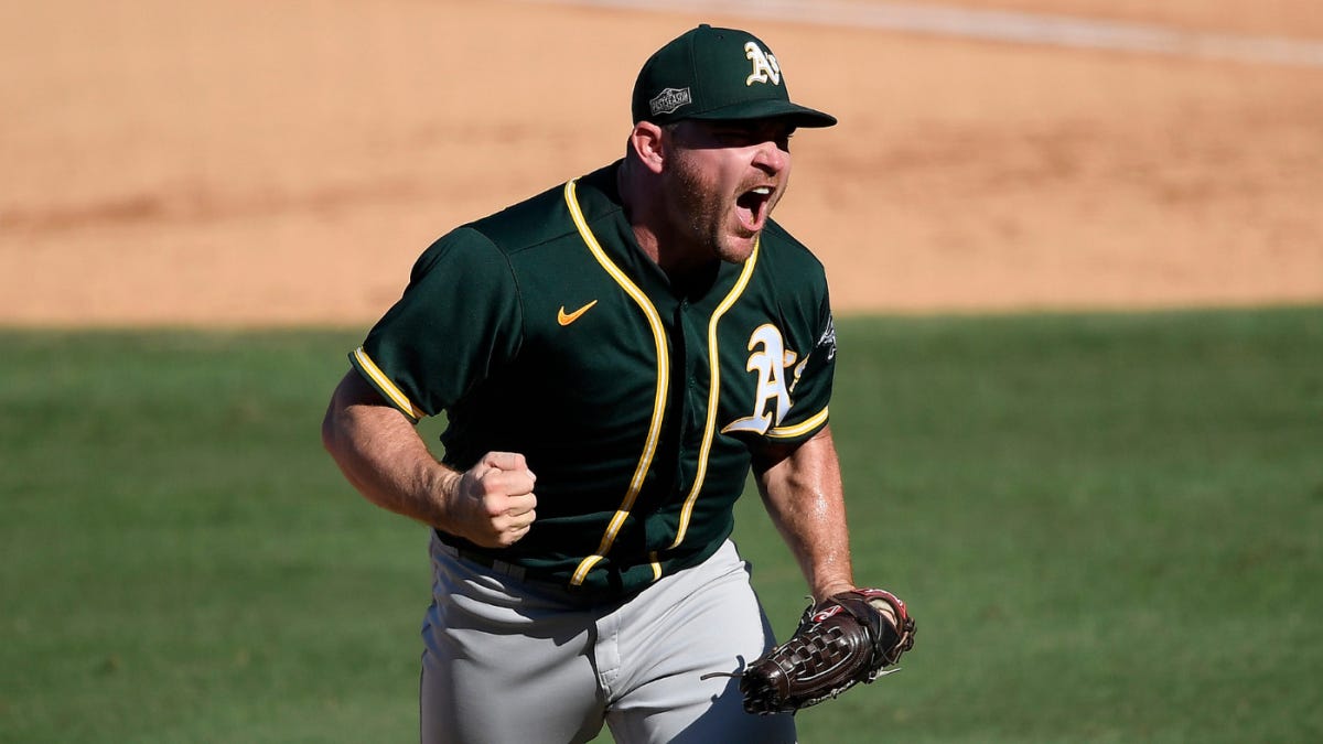 MLB playoffs: A&#39;s closer Liam Hendriks delivers old-school relief outing as  Oakland avoids elimination - CBSSports.com
