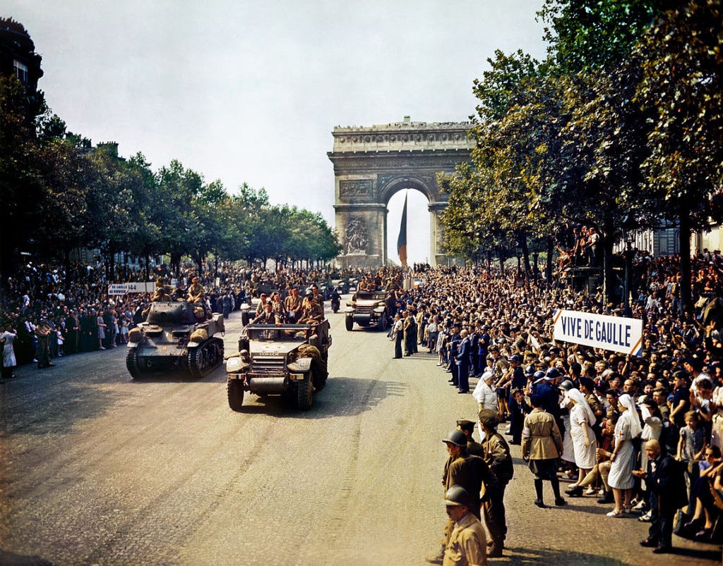 Crowds_of_French_patriots_line_the_Champs_Elysees-edit2 Crowds_of_French_patriots_line_the_Champs_Elysees-edit2
