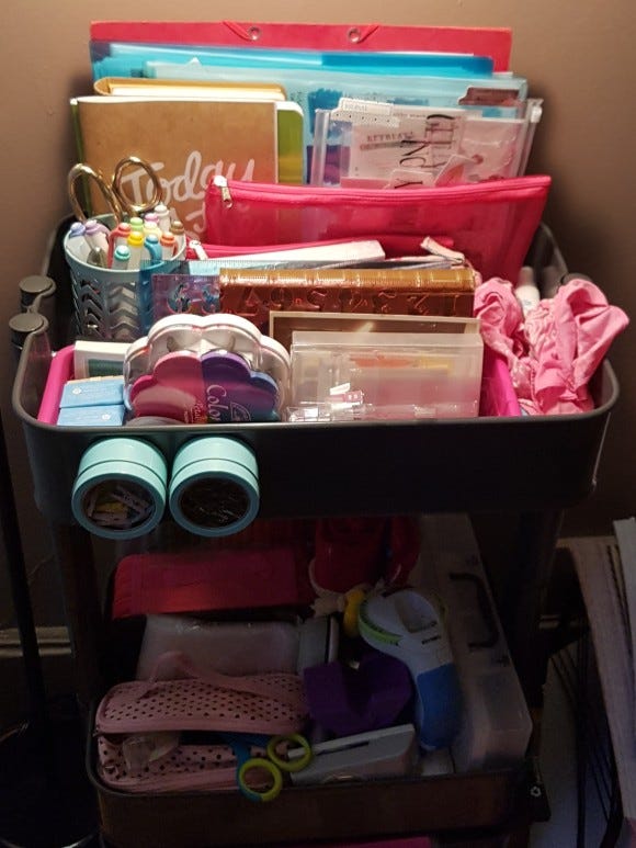 Raskog filled with supplies