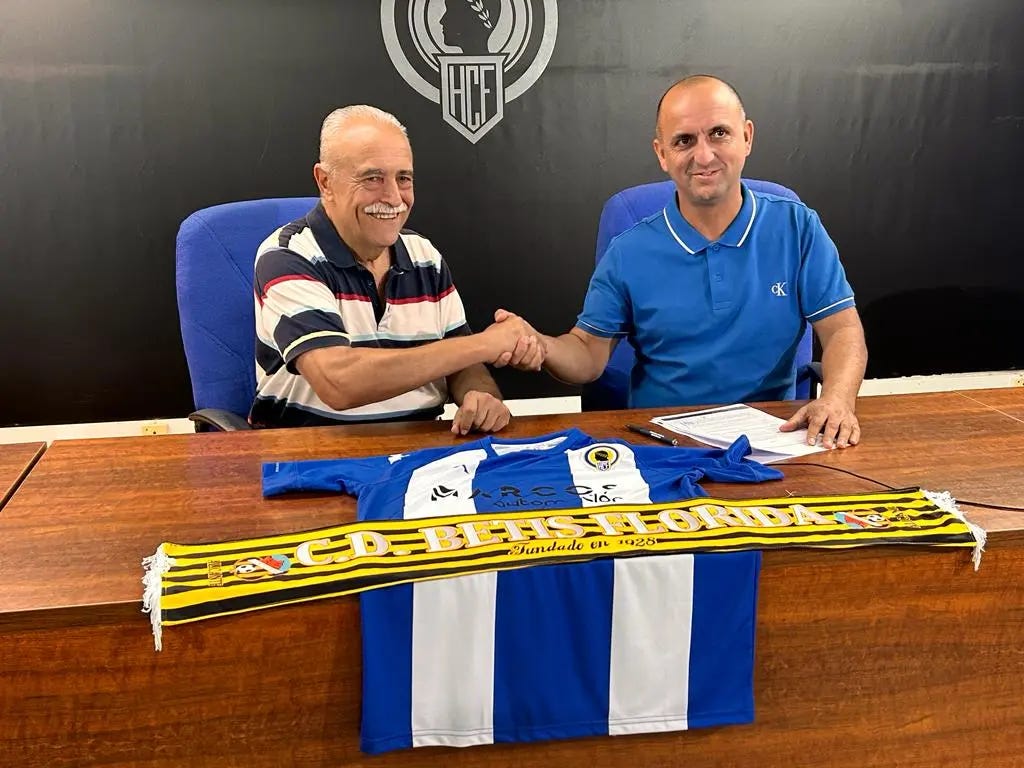 Imagen de la firma del acuerdo entre Hércules y Betis Florida Imagen de la firma del acuerdo entre Hércules y Betis Florida