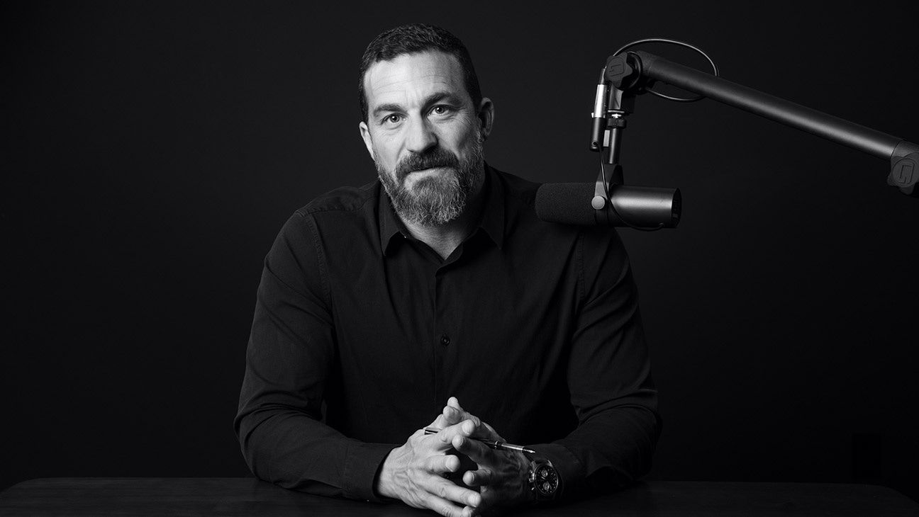 Andrew Huberman Explains How to Live Forever (Or Just Look Like it) Andrew Huberman Explains How to Live Forever (Or Just Look Like it)